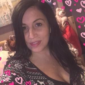 Meet your Posher, Larissa